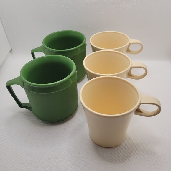 Camping Mugs Retro Melamine Plastic Travel Cup Set of 5 Vtg Alladin Deka Durable - Picture 3 of 12